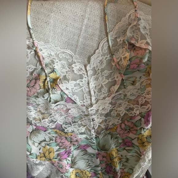 Victoria’s Secret Vintage Gold Label Floral Lace Plunge Bodysuit Sexy Lingerie - Picture 8 of 9